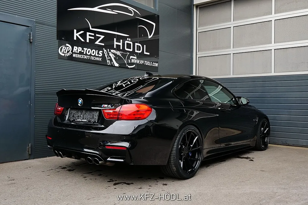 BMW M4 M-DKG Coupe Aut. Image 2