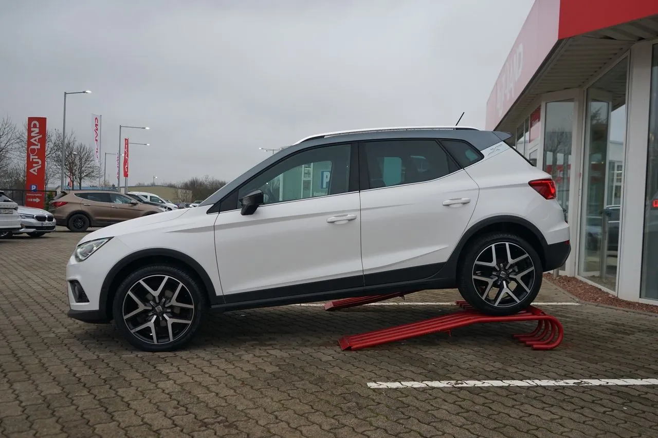 Seat Arona 1.0 TSI FR 2-Zonen-Klima...  Image 3