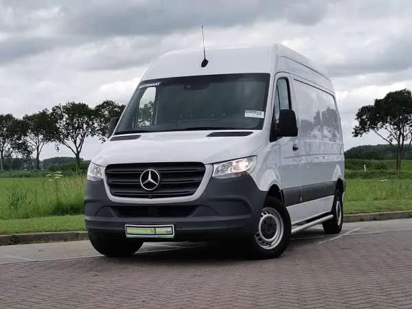 Mercedes-Benz Sprinter 311 CDI Image 1